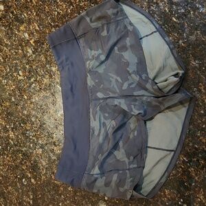 Lululemon Speed Shorts 2.5"